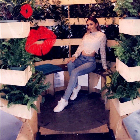 π WHITE FOX LACE CROP TOP π - Picture 6 of 10